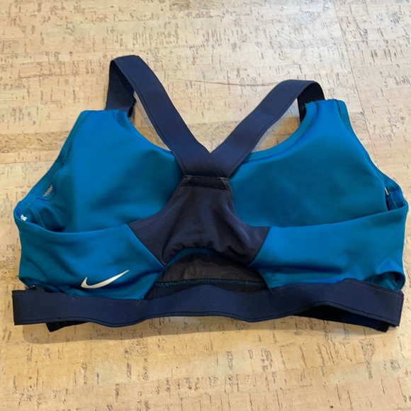 Nike sports bra no size tag - Picture 2 of 6
